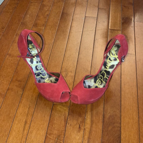 Heels - Picture 4 of 4